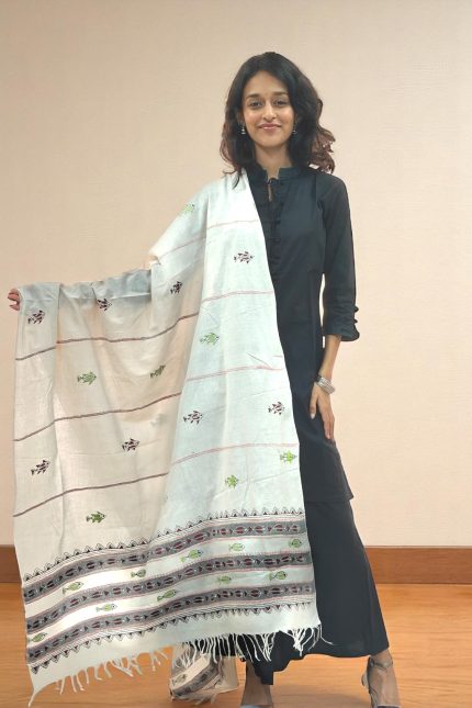 White Khesh cotton Kantha embroidery Dupatta